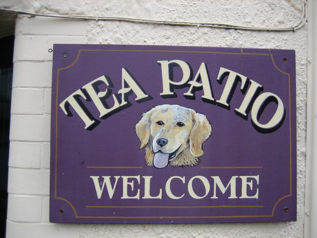 Tea Patio Sign "Dogs Welcome"