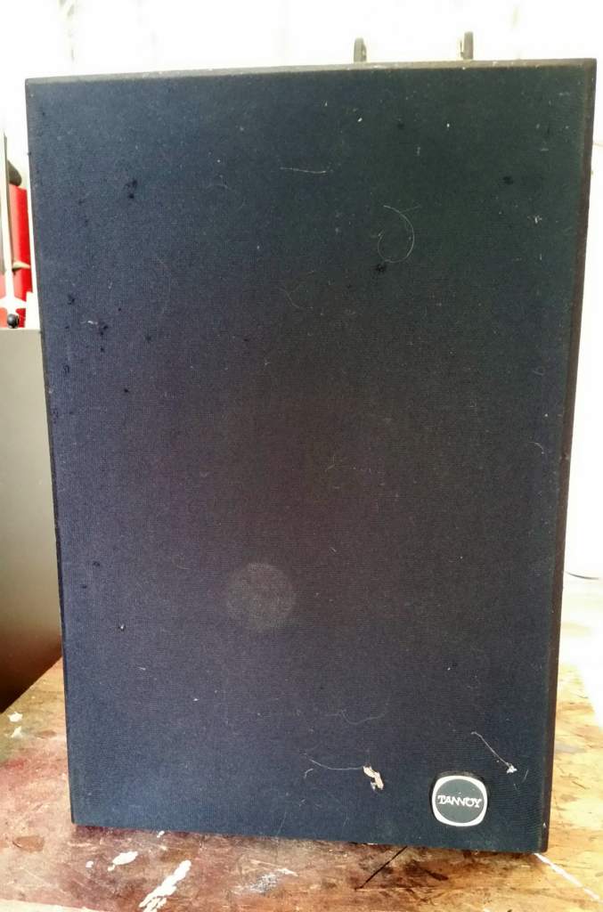 Old speaker frill cloth