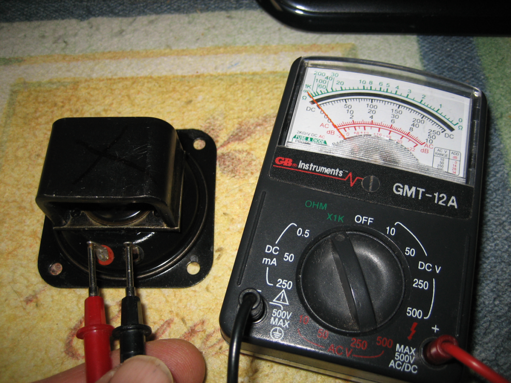 Checking a tweeter with a multimeter