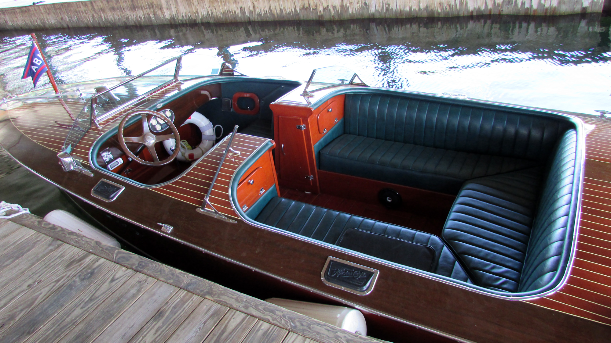 High speed comfort of a wooden boat